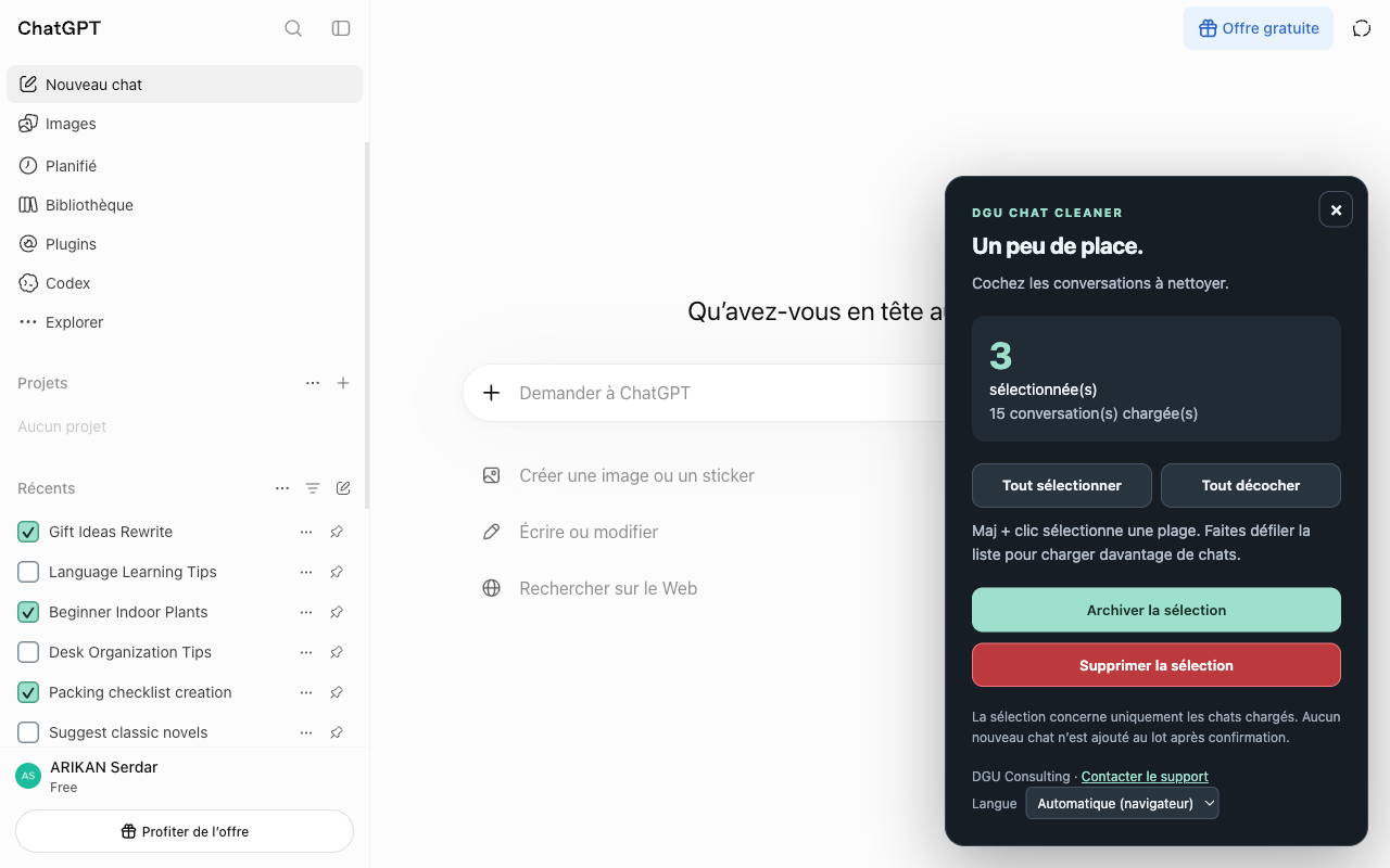Le panneau DGU Chat Cleaner affiche trois conversations sélectionnées sur quinze.